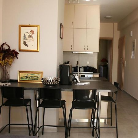 Lovely Sea Front Apartment Itea Extérieur photo