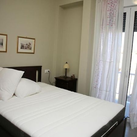 Lovely Sea Front Apartment Itea Extérieur photo