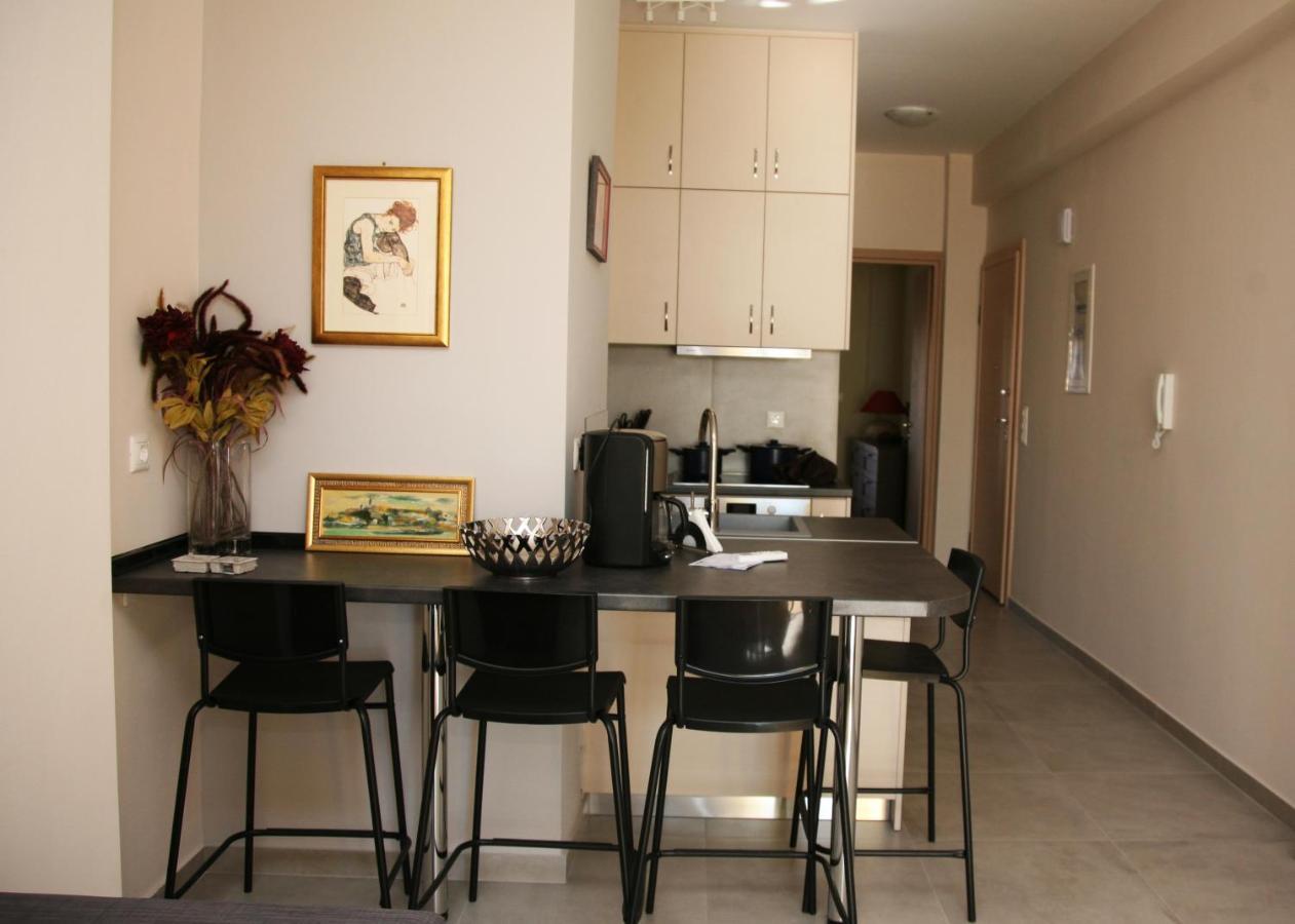 Lovely Sea Front Apartment Itea Extérieur photo